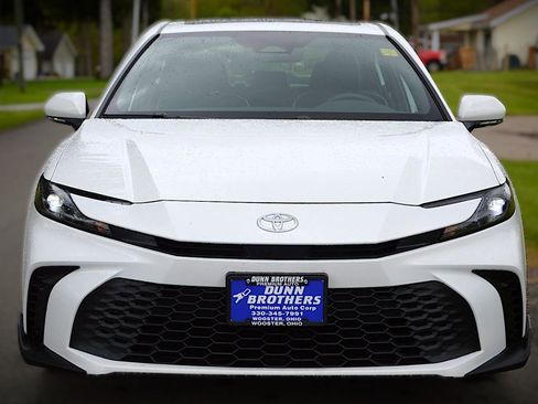 Used 2025 Toyota Camry SE FWD image 2