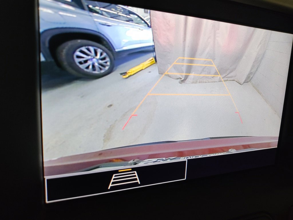 Used 2020 GMC Acadia SLE w/ Driver Convenience Package FWD image 26