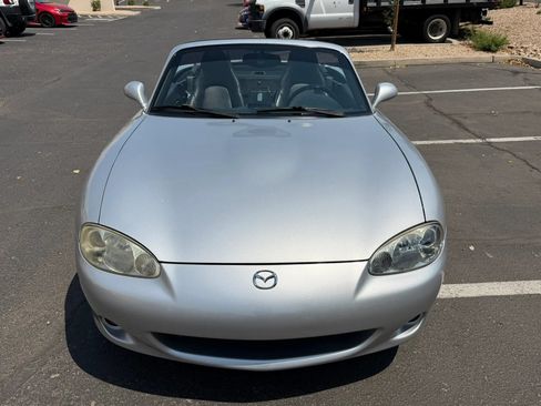 Used 2005 MAZDA MX-5 Miata LS RWD image 4