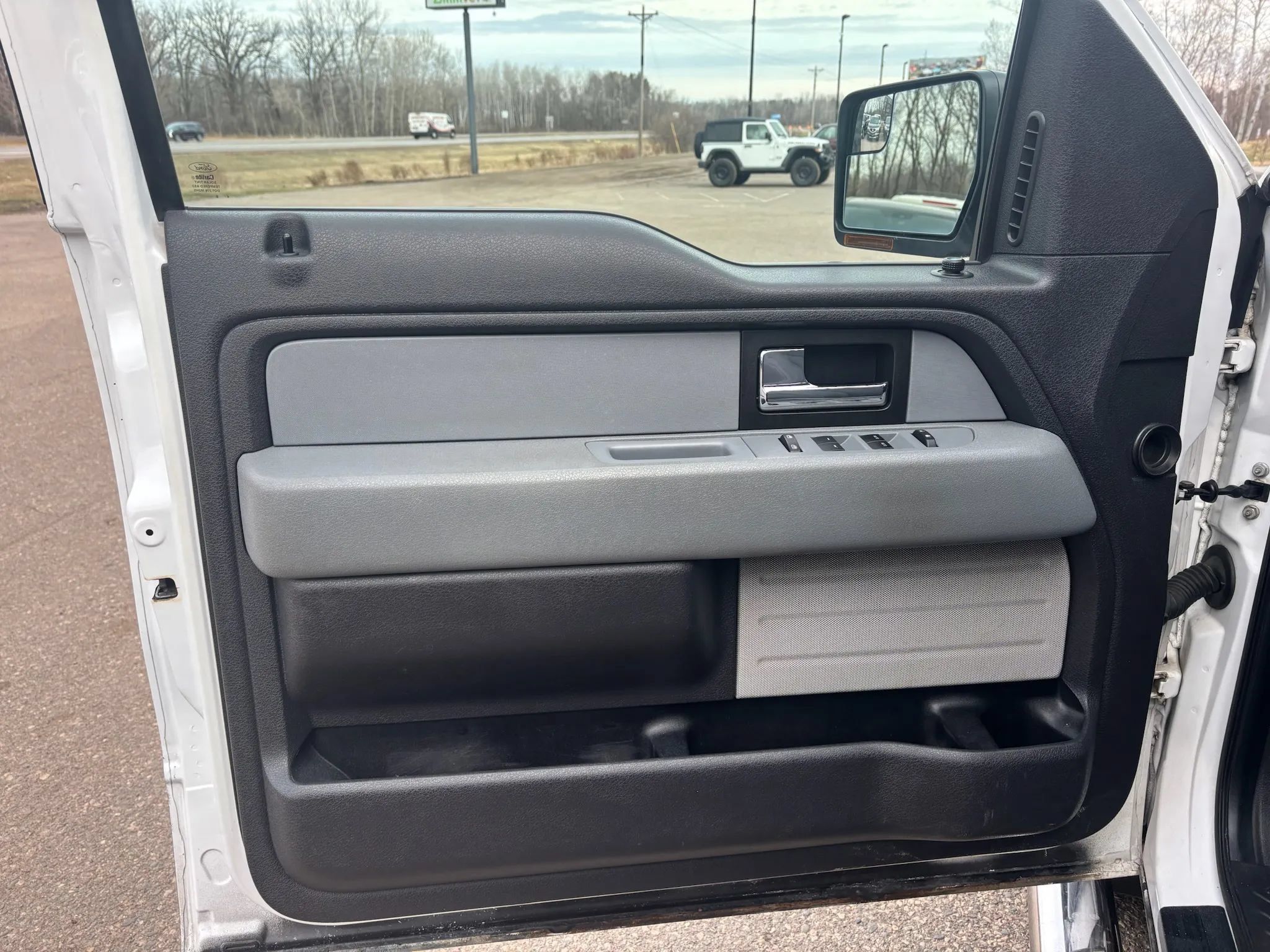 Used 2014 Ford F150 XLT w/ XLT Convenience Package AWD/4WD image 10