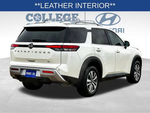 Used 2023 Nissan Pathfinder SL image 10