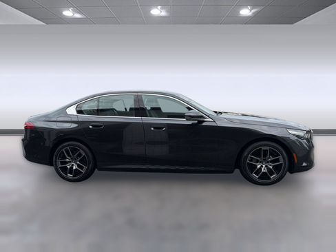 Certified 2024 BMW i5 eDrive40i w/ Premium Package RWD image 8