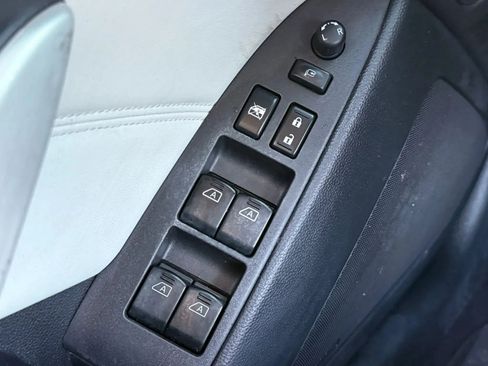 Used 2010 INFINITI G37 Convertible w/ Premium Pkg RWD image 23