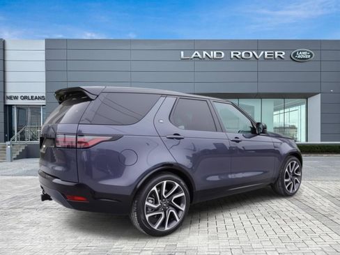 New 2024 Land Rover Discovery Dynamic SE AWD/4WD image 3