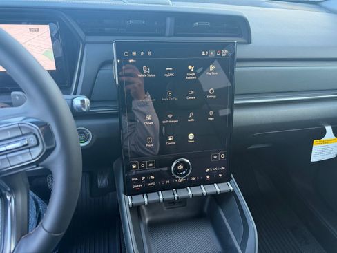 New 2026 GMC Terrain AT4 w/ LPO, Black Badging Package AWD/4WD image 11