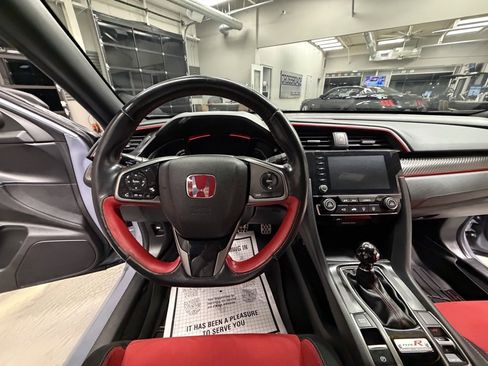Used 2019 Honda Civic Type R image 9