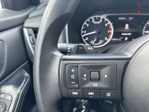 Used 2024 Nissan Rogue SV image 16