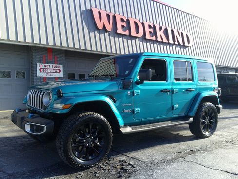 Used 2024 Jeep Wrangler Sahara w/ Technology Group image 1