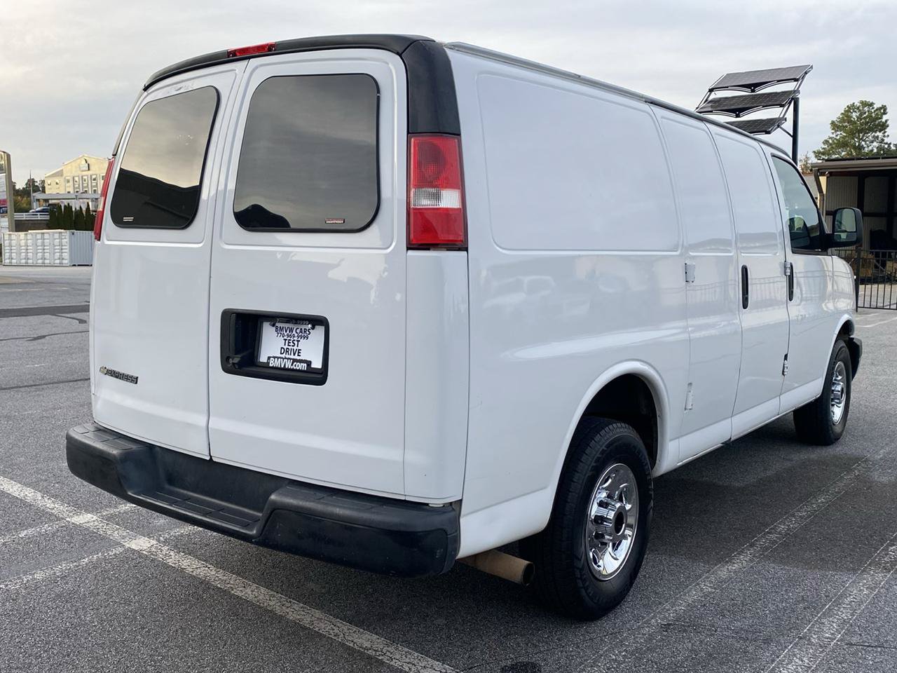 Used 2018 Chevrolet Express 2500 w/ Driver Convenience Package RWD image 5