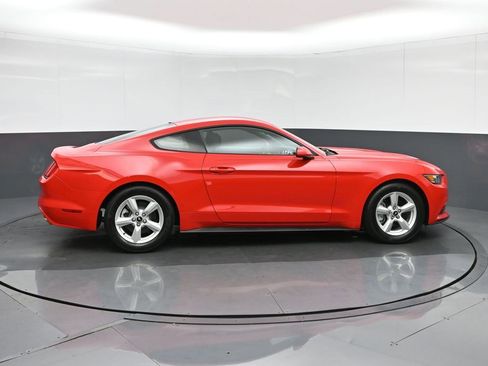 Used 2017 Ford Mustang Coupe image 8