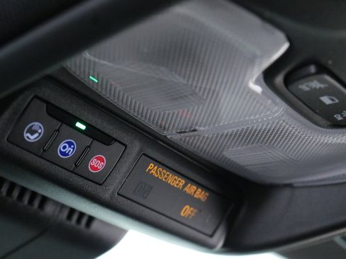 Used 2024 Chevrolet Colorado Z71 w/ Z71 Convenience Package 2 image 21