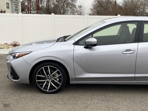 Used 2024 Subaru Impreza 2.0i Sport image 2