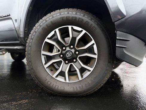 Used 2022 Toyota Tacoma TRD Sport image 8