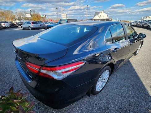 Used 2018 Toyota Camry LE image 7