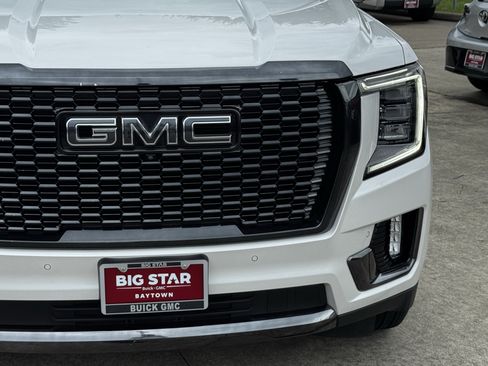 Used 2023 GMC Yukon XL Denali Ultimate AWD/4WD image 5