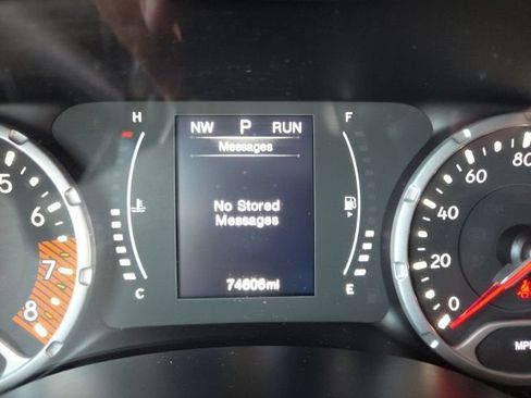 Used 2020 Jeep Renegade Latitude FWD image 41