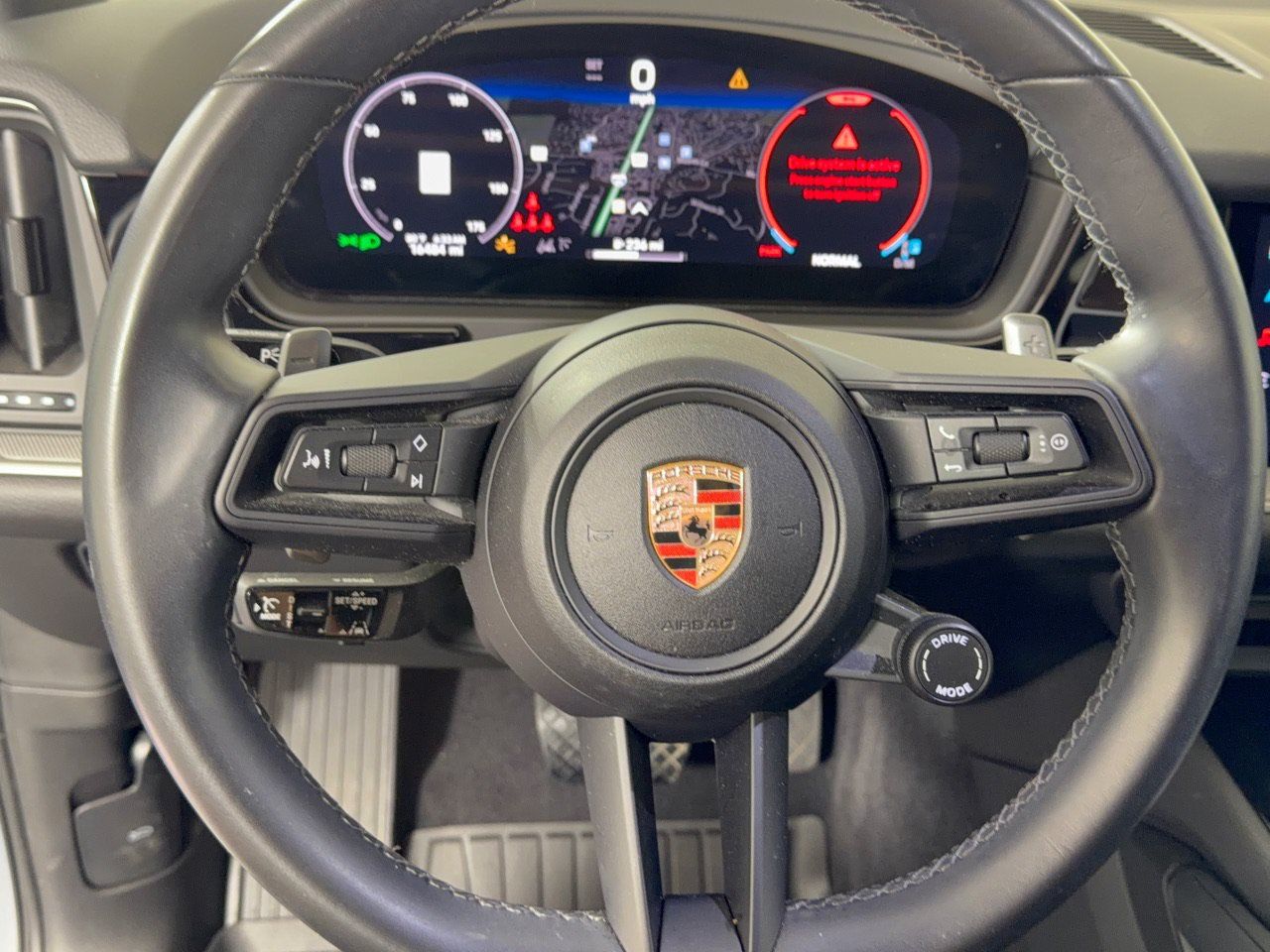 Certified 2024 Porsche Cayenne AWD/4WD image 11