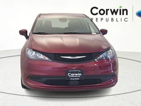 Used 2023 Chrysler Voyager LX FWD image 2