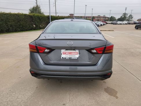 Used 2025 Nissan Altima 2.5 SV image 6