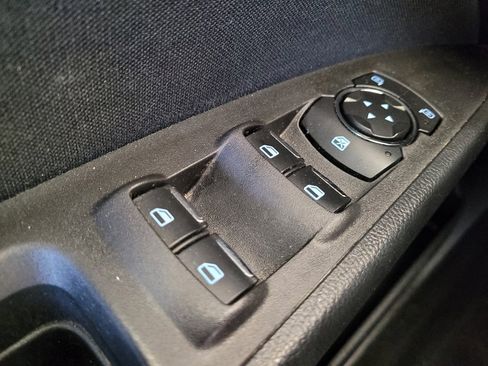 Used 2020 Ford Fusion SE image 27