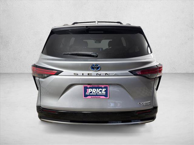 Used 2022 Toyota Sienna Platinum FWD image 6