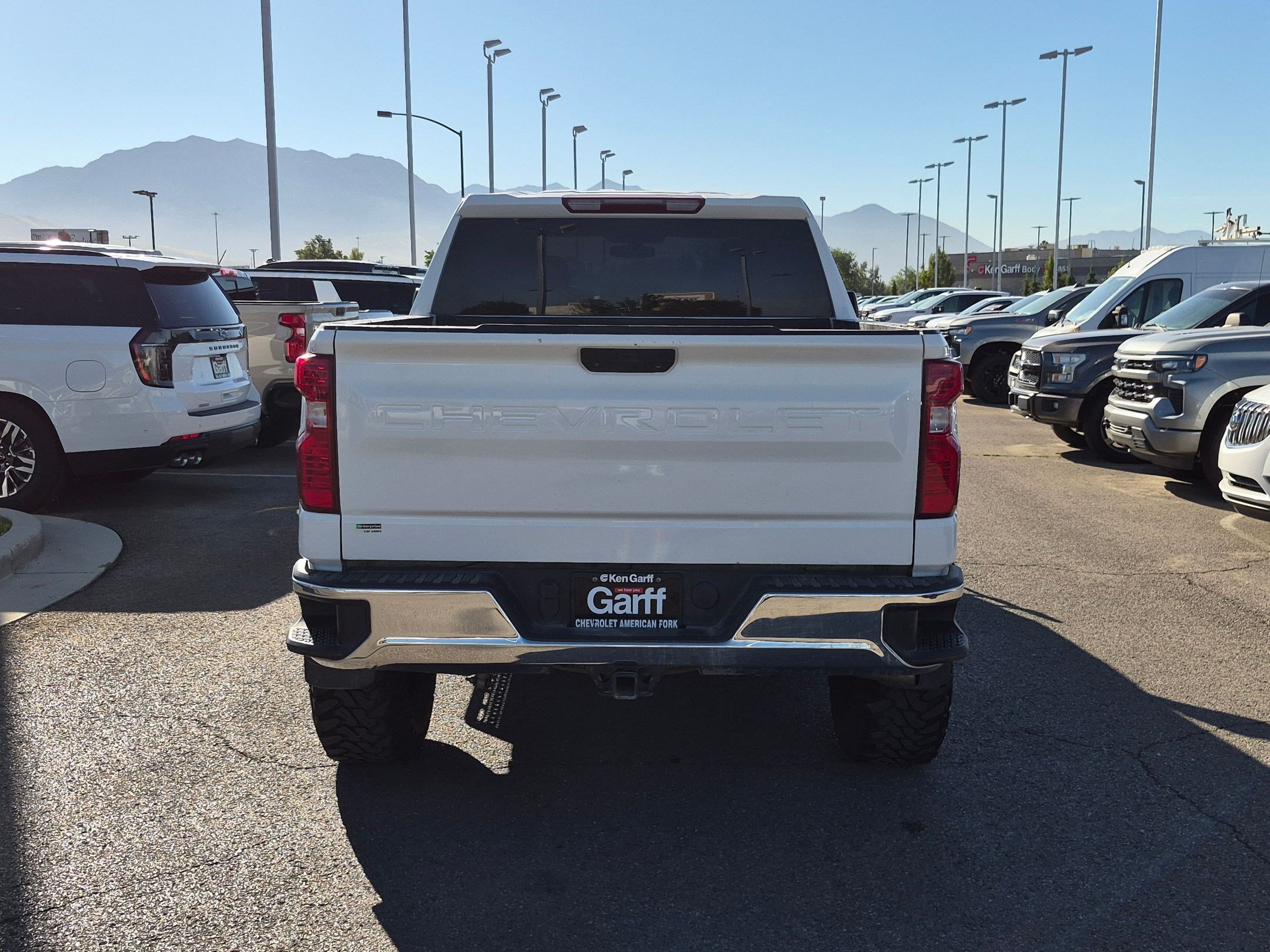 Used 2022 Chevrolet Silverado 1500 LT AWD/4WD image 4