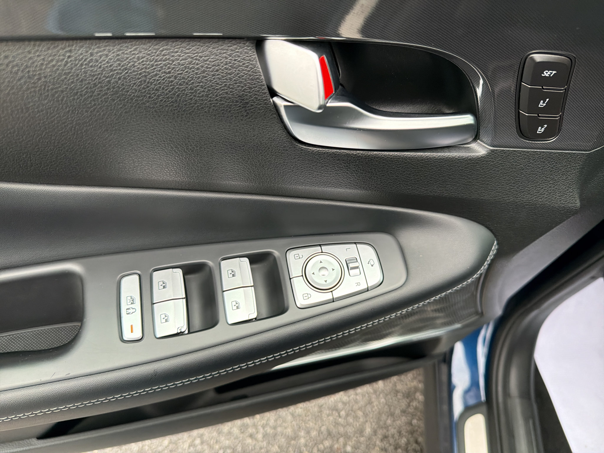 Certified 2022 Hyundai Santa Fe Calligraphy AWD/4WD image 12