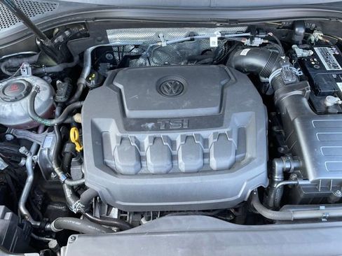 Used 2022 Volkswagen Tiguan SE R-Line image 33
