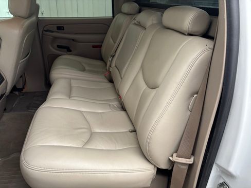 Used 2005 Chevrolet Avalanche Z71 w/ Preferred Equipment Group image 29