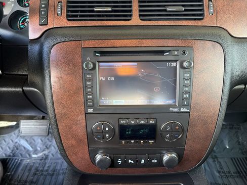 Used 2014 Chevrolet Silverado 2500 LTZ AWD/4WD image 14
