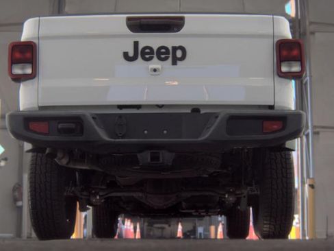 Used 2022 Jeep Gladiator Sport AWD/4WD image 8