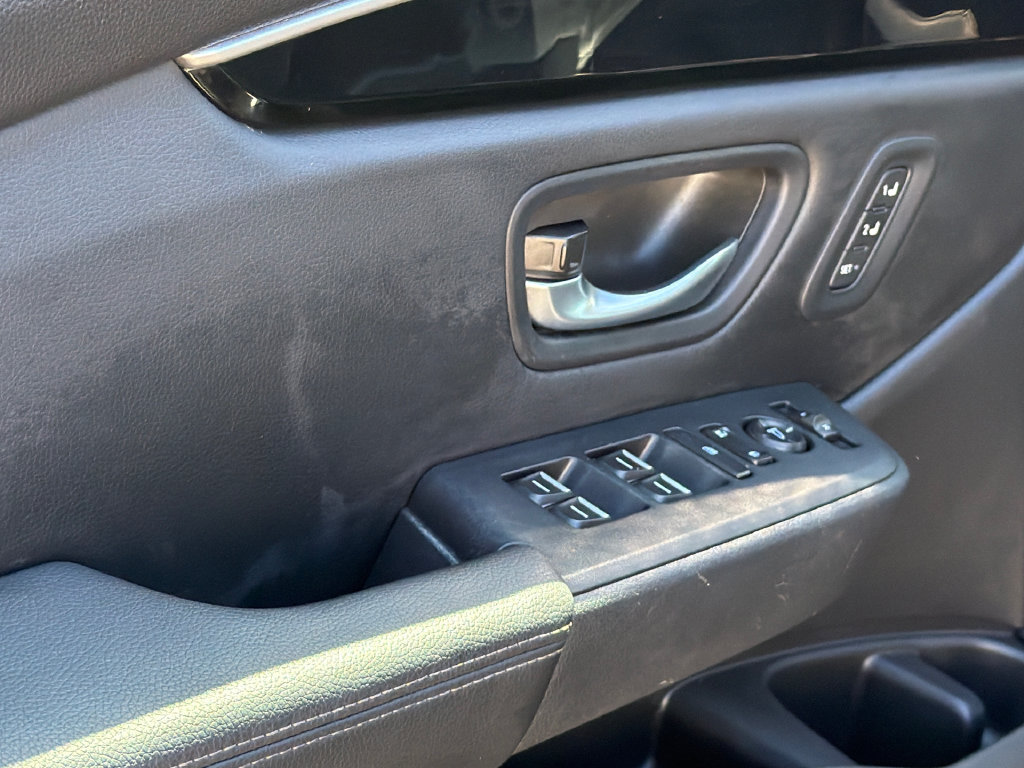 Used 2025 Honda Pilot EX-L image 18