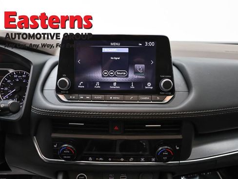 Used 2023 Nissan Rogue SV w/ SV Premium B Package AWD/4WD image 12