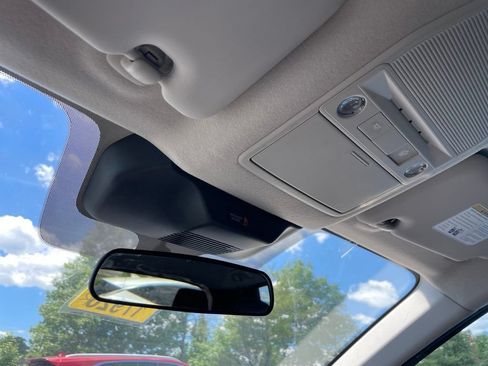 Certified 2025 Nissan Kicks SR AWD/4WD image 24