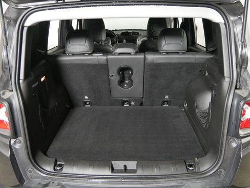 Used 2019 Jeep Renegade Limited image 18