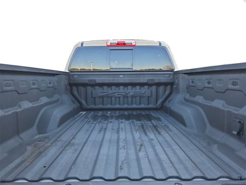 Used 2024 Chevrolet Colorado ZR2 w/ Technology Package image 32