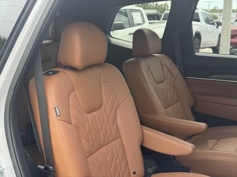 Used 2025 Kia Telluride AWD image 34