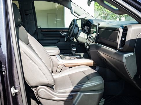 Used 2024 Chevrolet Silverado 1500 LT Trail Boss w/ Convenience Package II image 22