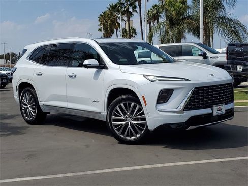 New 2026 Buick Enclave Avenir image 1