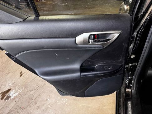 Used 2016 Lexus CT 200h w/ Navigation Package image 18