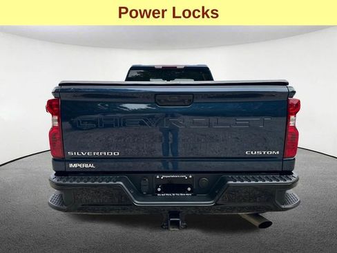 Used 2022 Chevrolet Silverado 2500 Custom w/ Custom Value Package AWD/4WD image 12