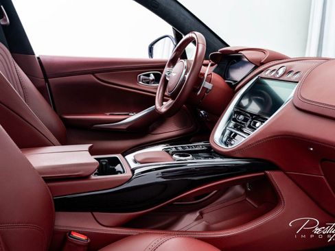 Used 2021 Aston Martin DBX image 48