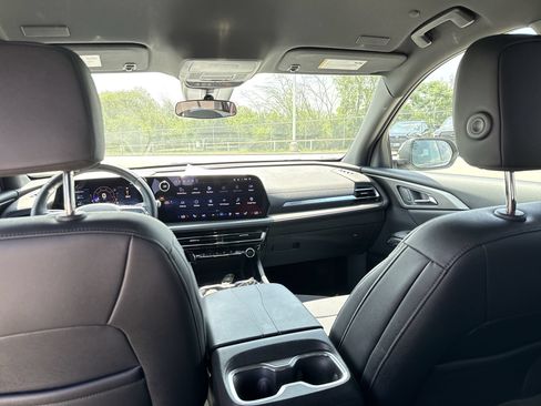Used 2026 Chevrolet Traverse LT FWD image 22