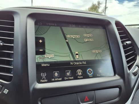 Used 2017 Jeep Cherokee Limited FWD image 5