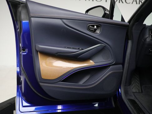 Used 2024 Aston Martin DBX 707 image 16