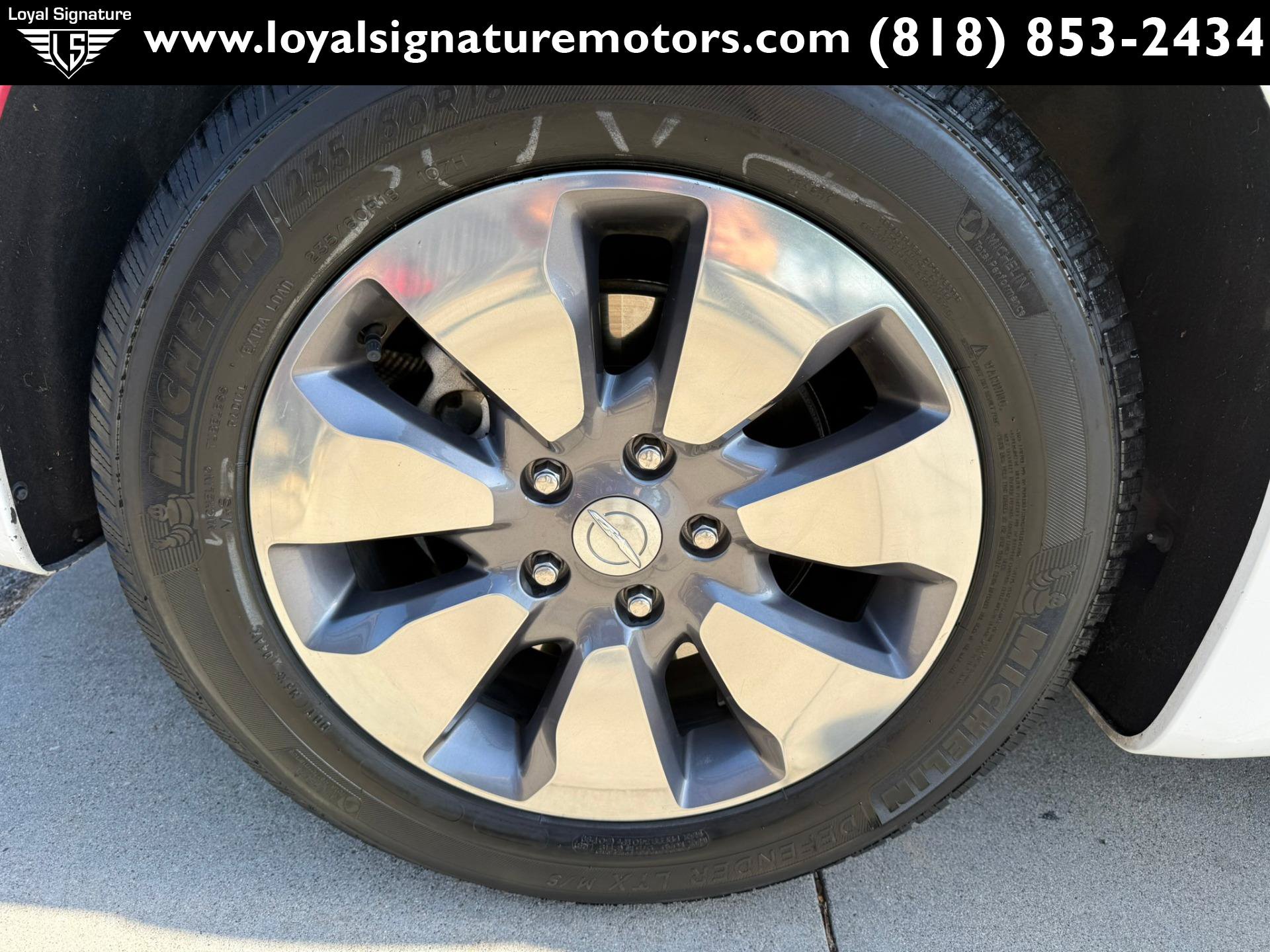 Used 2018 Chrysler Pacifica Limited w/ Advanced Safetytec Group FWD image 16