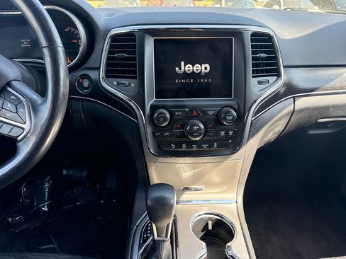 Used 2018 Jeep Grand Cherokee Limited AWD/4WD image 17