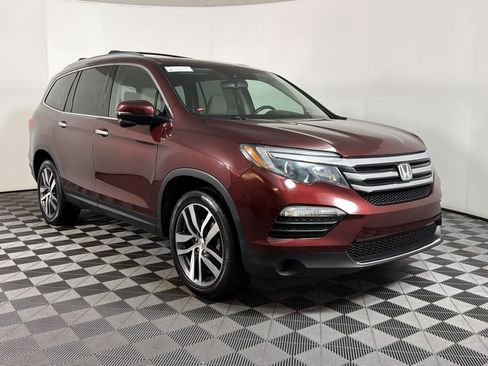 Used 2018 Honda Pilot Touring image 19