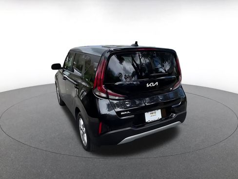 Used 2025 Kia Soul LX w/ LX Technology Package image 11
