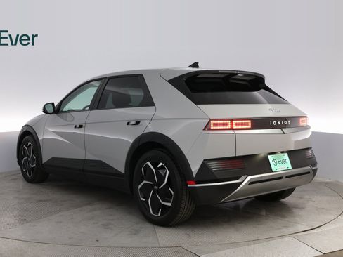 Used 2024 Hyundai Ioniq 5 SEL image 14